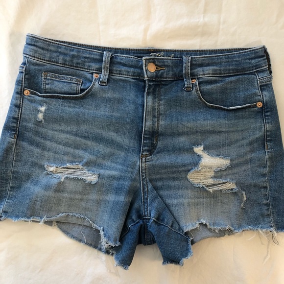 Universal Thread Distressed High Rise Denim Shorts - Picture 3 of 5